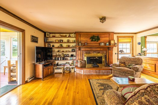 Averyville Farmhouse