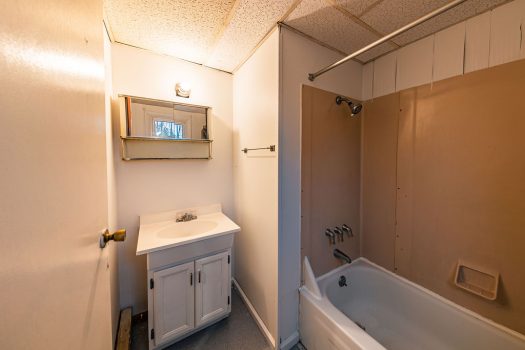 Four Seasons Apartments