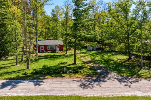 576 Corlear Drive
