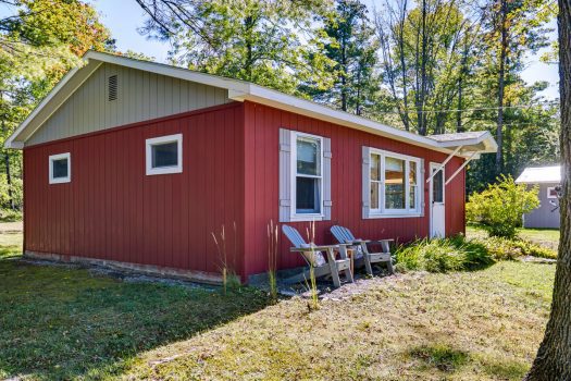 576 Corlear Drive